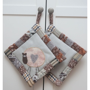 2512 Potholders 02 brown.jpg
