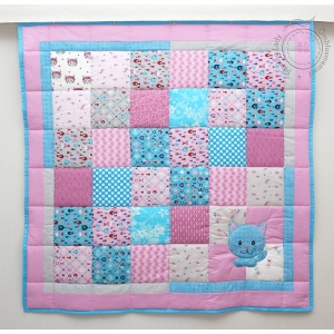 2209 Baby quilt 02 Kitty pink blue.jpg